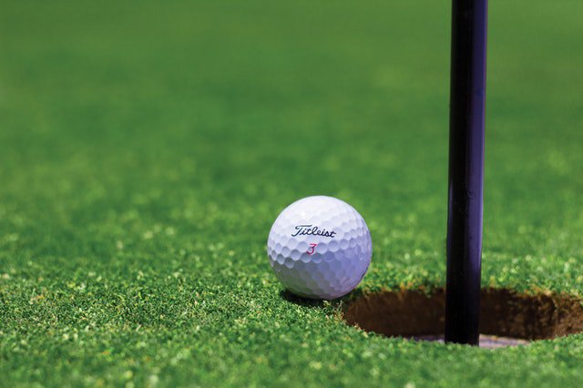 generic-golf-shot-surrey-best-golf-course-feature.jpeg