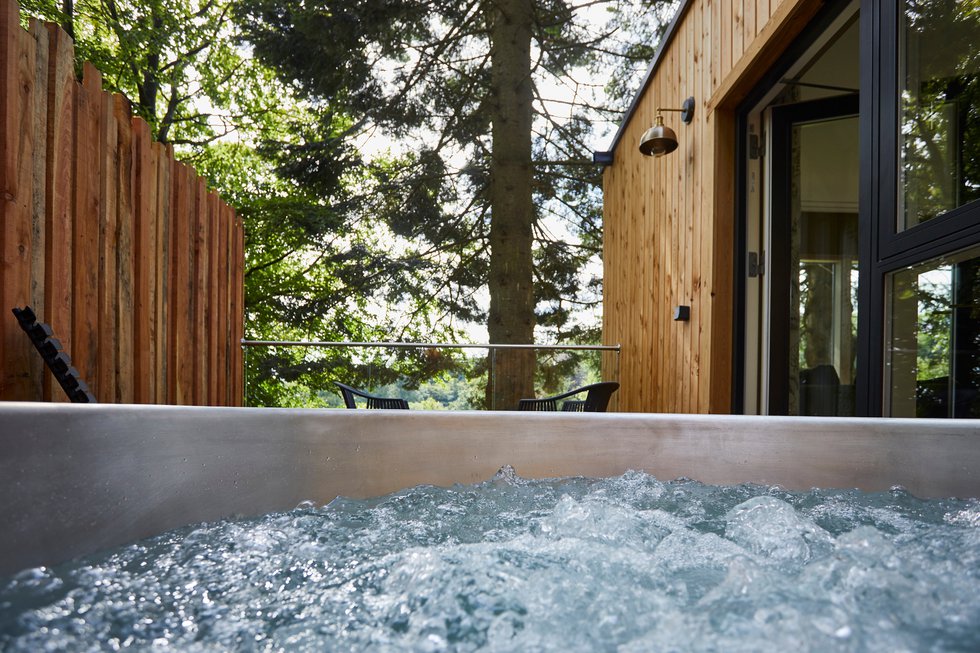 Outdoor spa bath 3.jpg