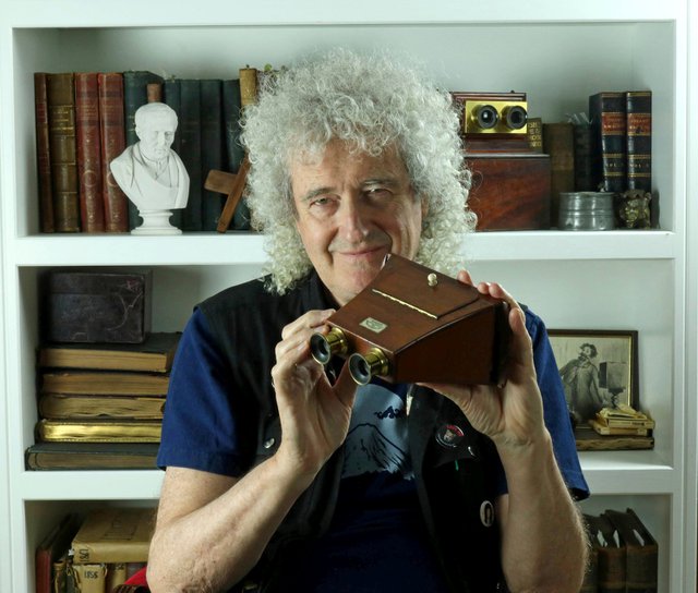 Sir May with Claudet stereoscope-Please credit Denis Pellerin for all three pics.jpg