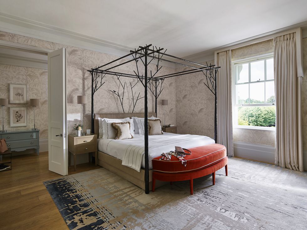 Coworth Park-Mansion House Premium Suite-Arbuthnot-bedroom-propped-highres.jpg